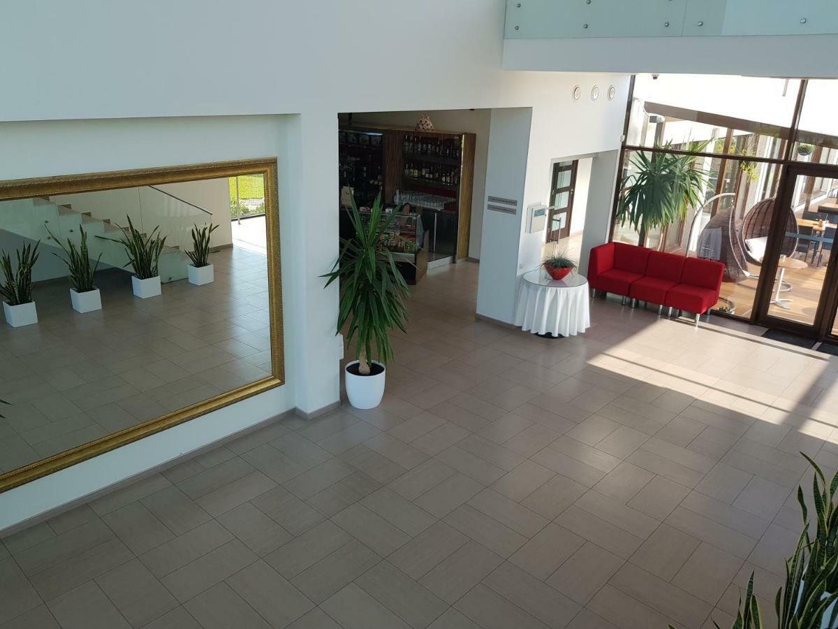 Rezidencija Grizulo Ratai Pensionat Sasnava Exteriör bild